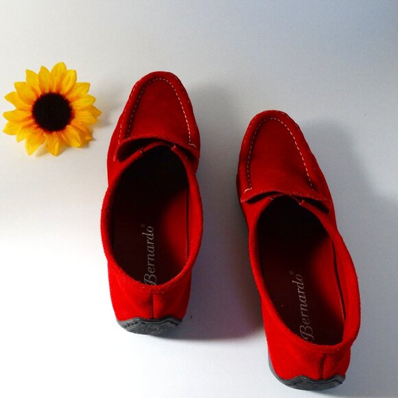Bernardo Guidabene Red Suede Leather Black Soled Driving moccasins,  SIZE 7 - Picture 1 of 6